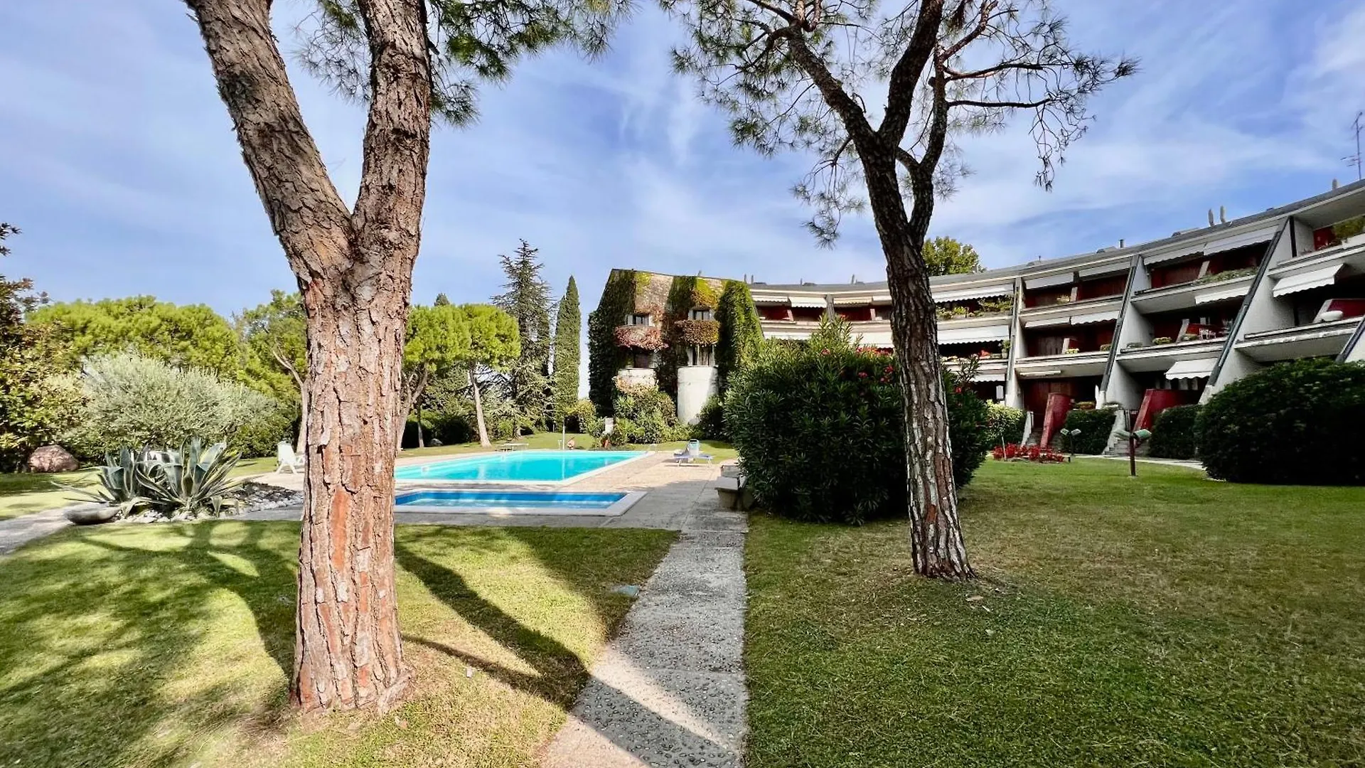 Oasi Apartment Desenzano del Garda Italy